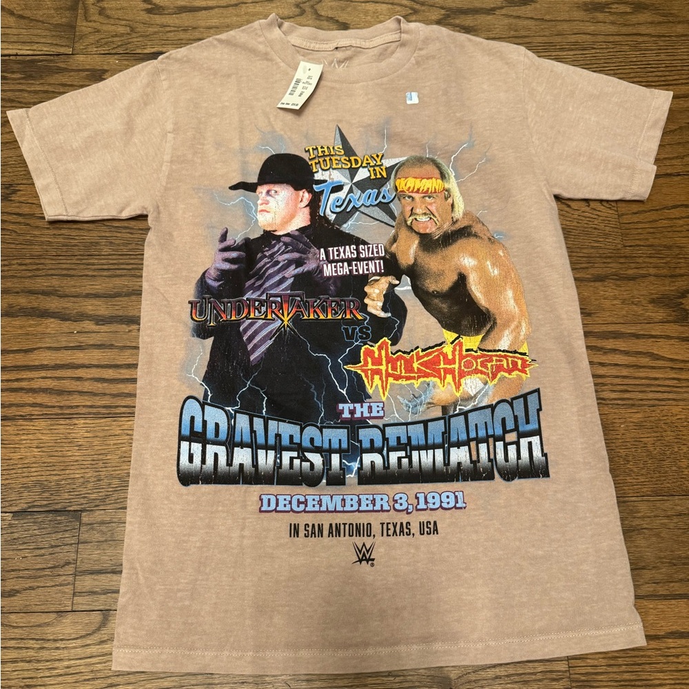 WWE Undertaker vs Hulk Hogan Graphic T-Shirt XS NWT Texas 1991 Vintage Wrestling
